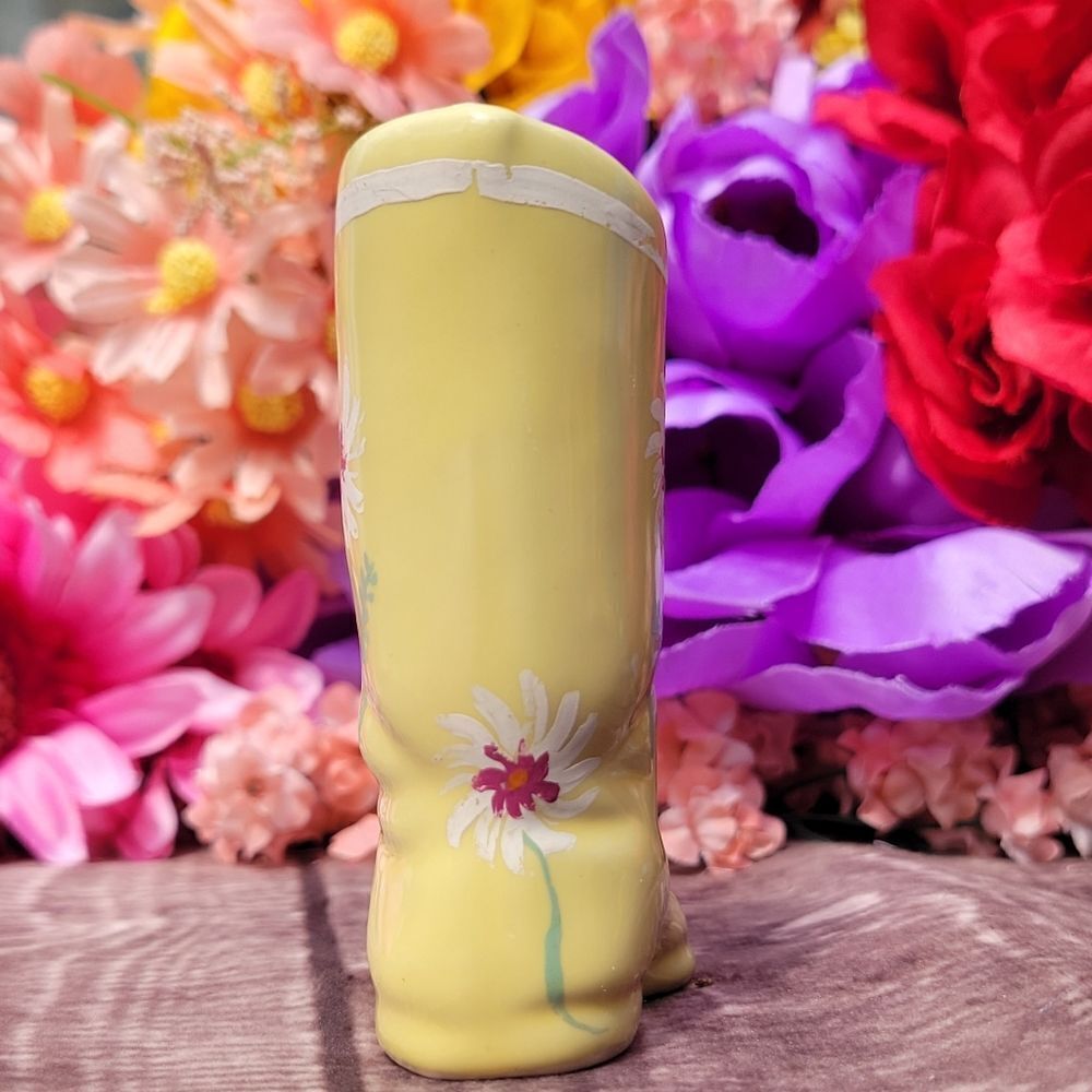 Ceramic Yellow Boot‎ - Picture 4 of 8